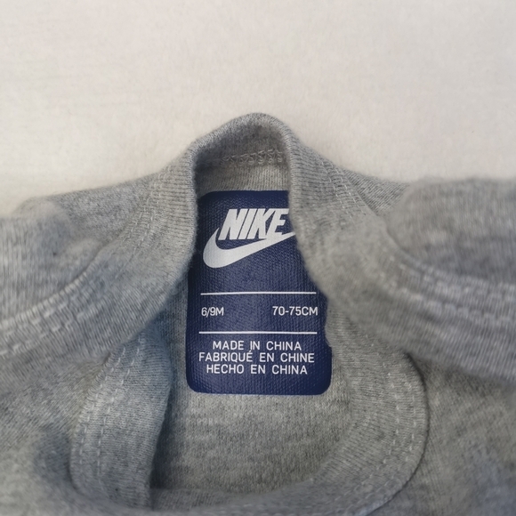 🔥3/$15🔥Nike Baby's Grey Slogan Bodysuit/onesie - Picture 5 of 6